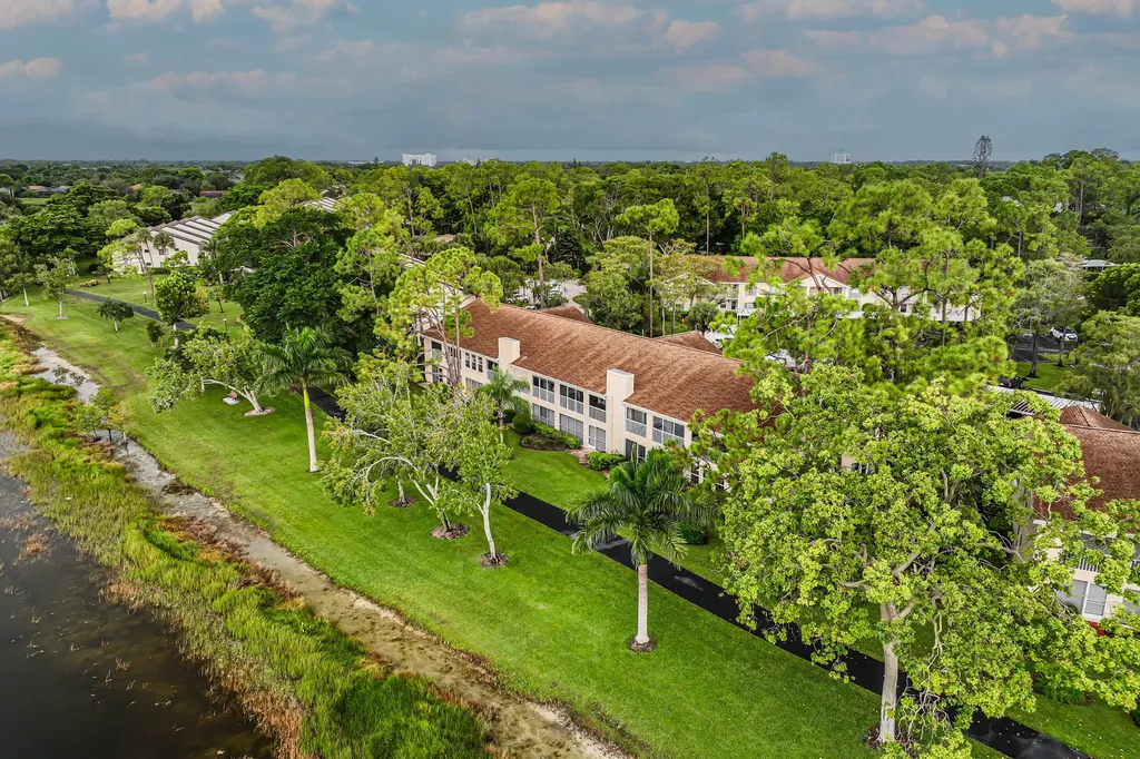 1708 Kings Lake Naples FL 34112