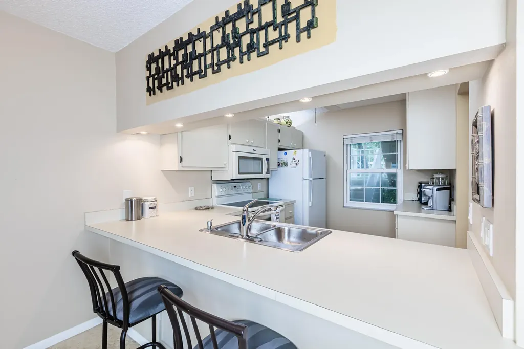 1708 Kings Lake Naples FL 34112