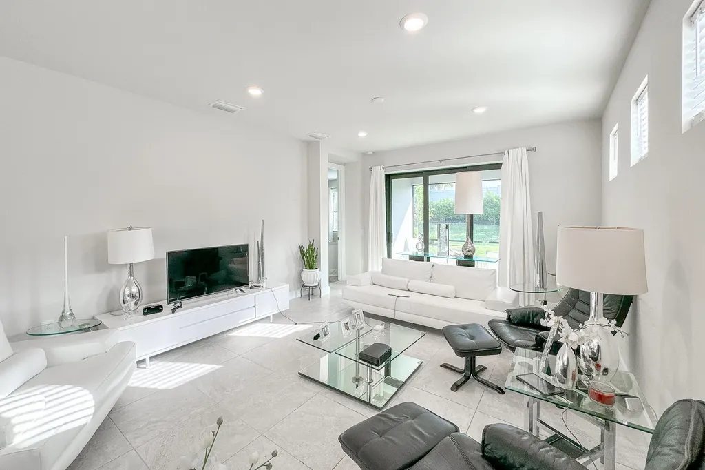 2244 Yellowfin Circle Naples FL 34114