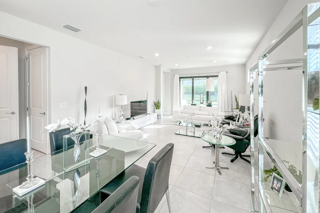 2244 Yellowfin Circle Naples FL 34114