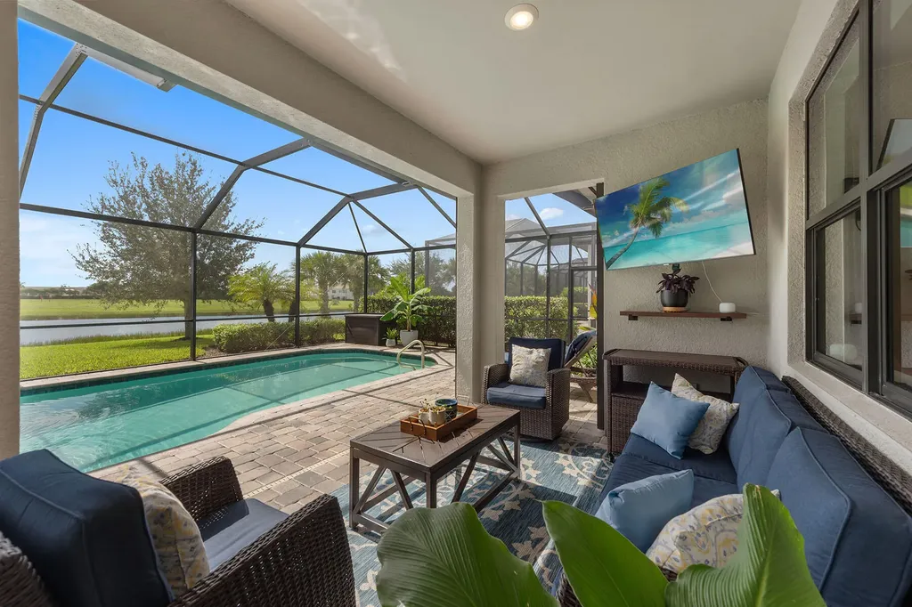 2768 Amaranda Court Naples FL 34114