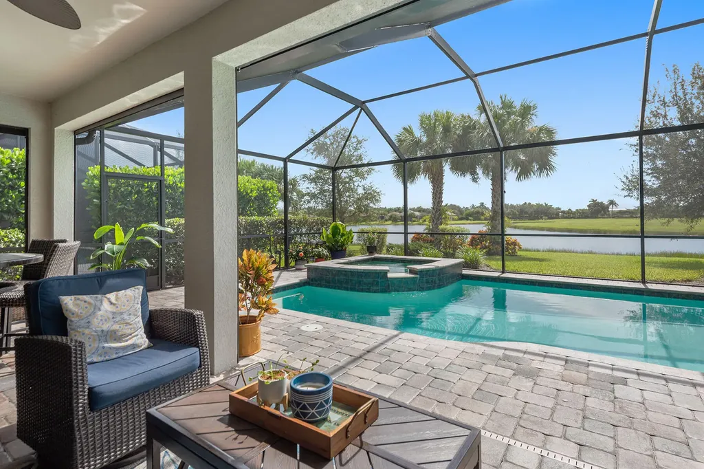 2768 Amaranda Court Naples FL 34114