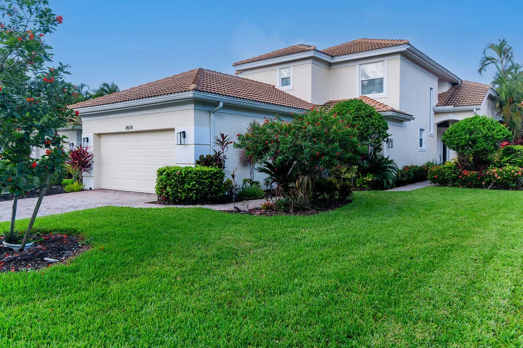 8574 Pepper Tree Way Naples FL 34114