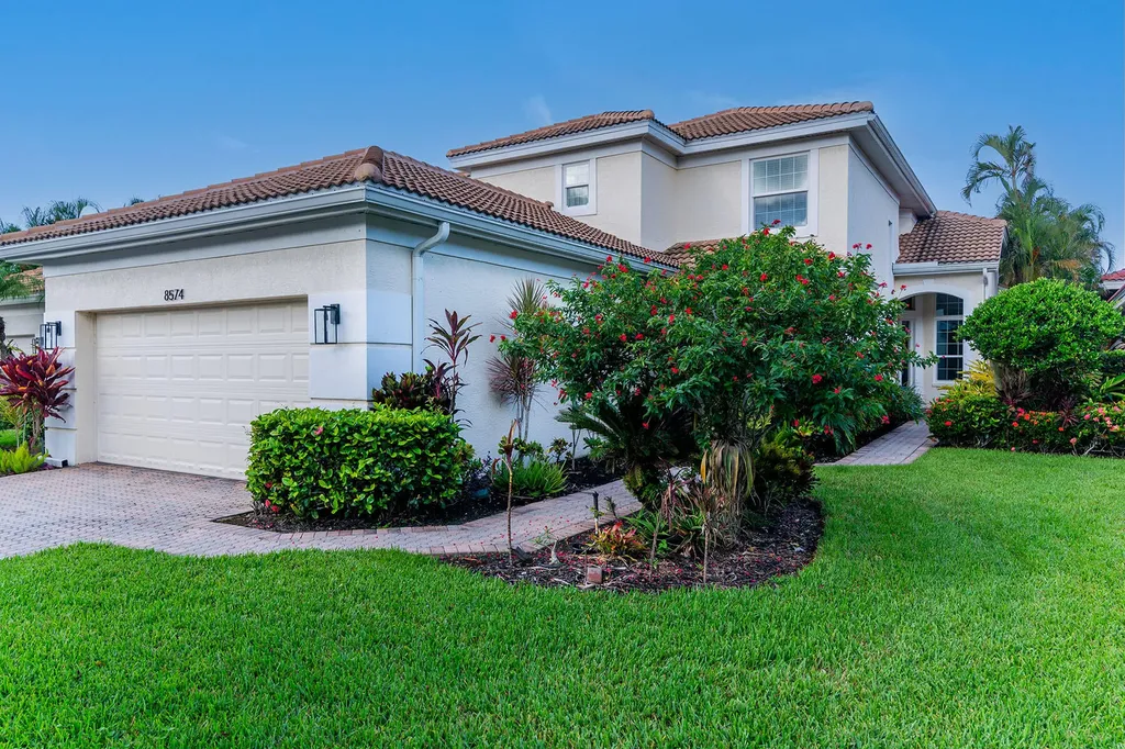 8574 Pepper Tree Way Naples FL 34114