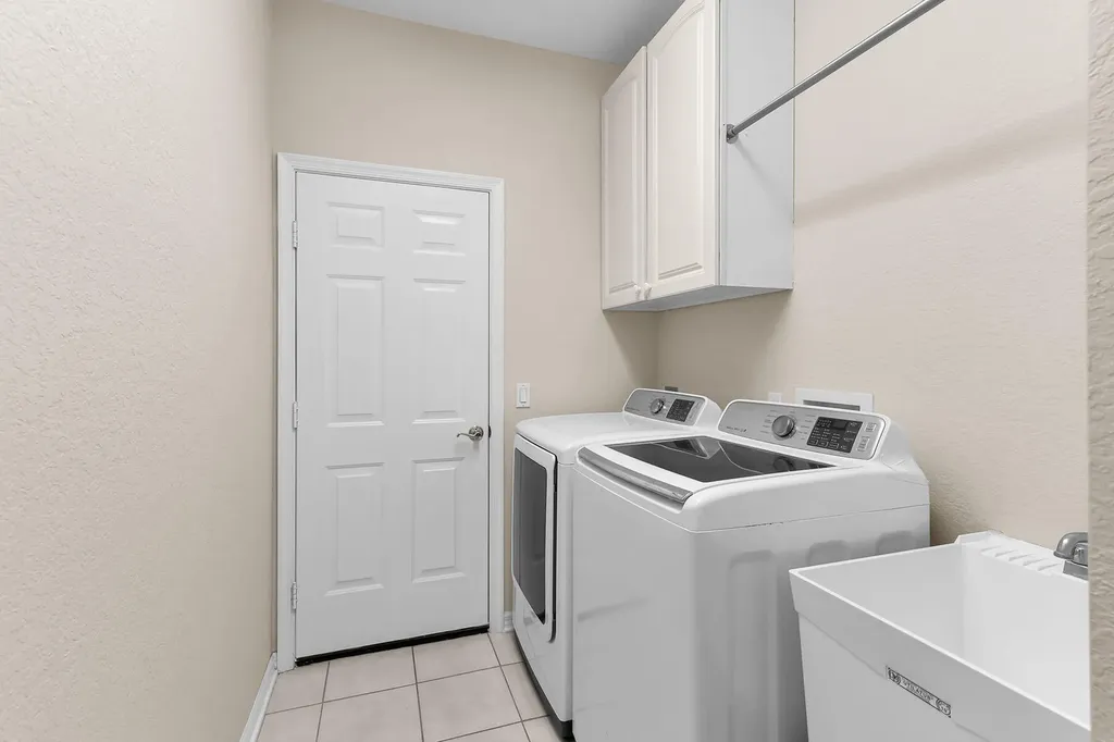 8574 Pepper Tree Way Naples FL 34114