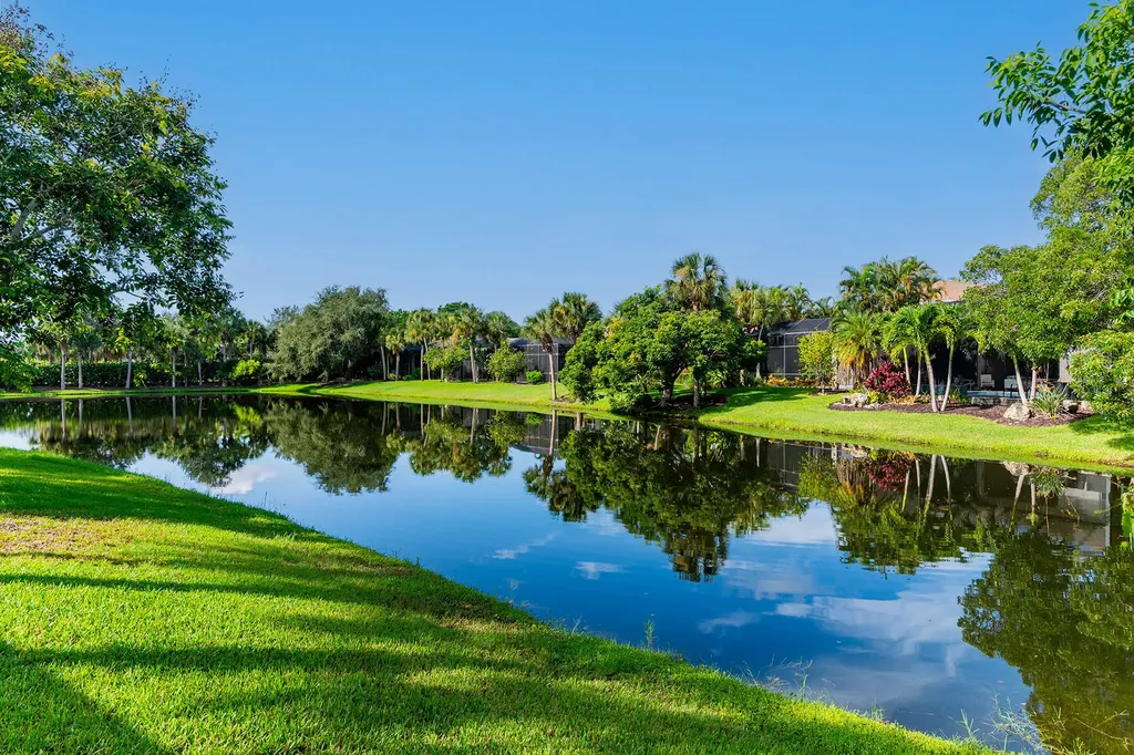 8574 Pepper Tree Way Naples FL 34114