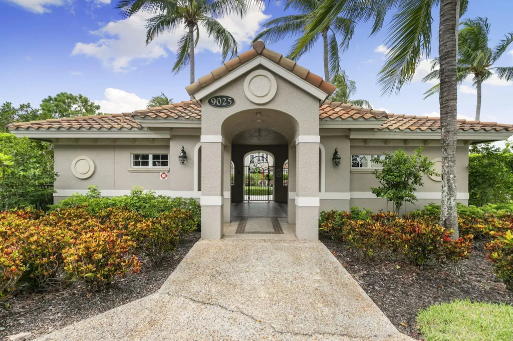 9077 Cherry Oaks Trail Naples FL 34114