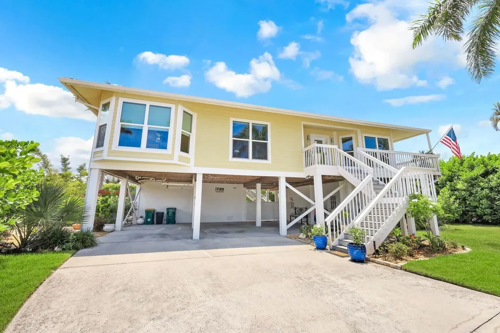 681 Diplomat Court Marco Island FL 34145