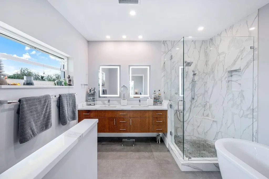 681 Diplomat Court Marco Island FL 34145