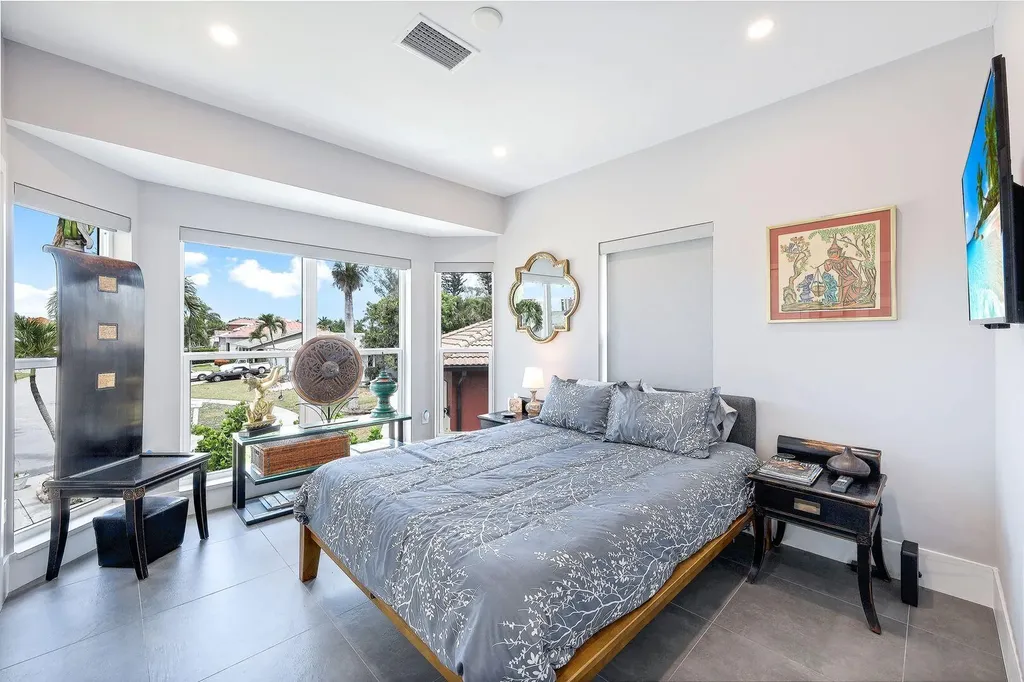 681 Diplomat Court Marco Island FL 34145