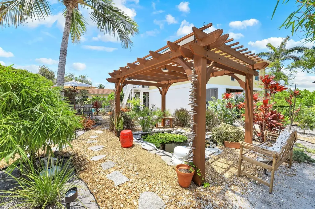 681 Diplomat Court Marco Island FL 34145