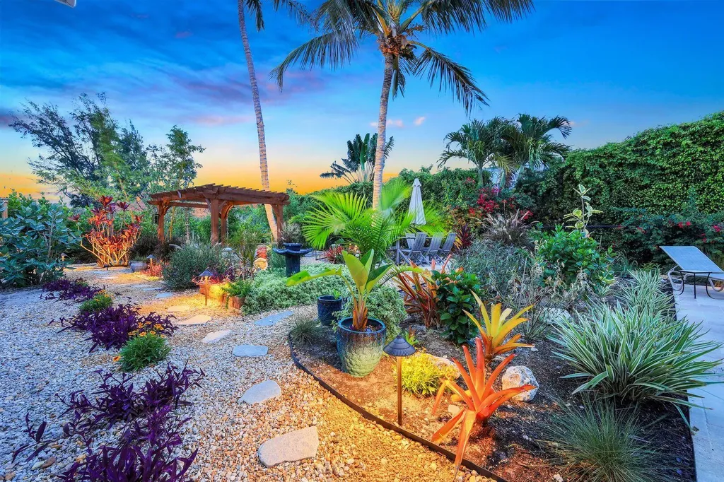 681 Diplomat Court Marco Island FL 34145