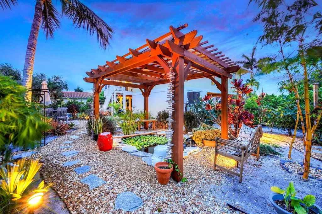 681 Diplomat Court Marco Island FL 34145