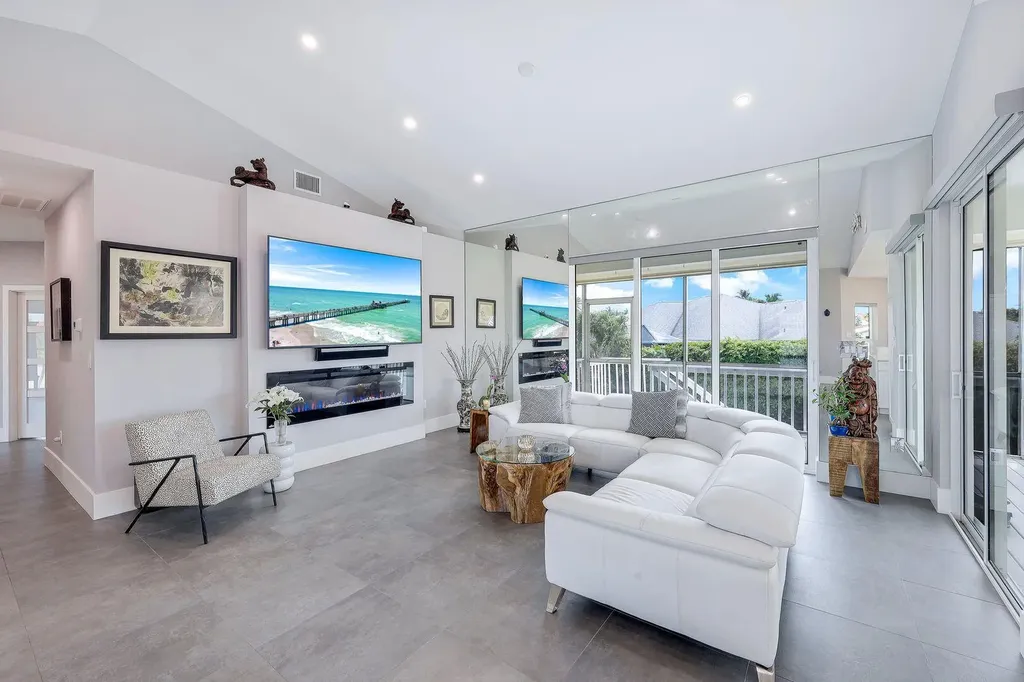 681 Diplomat Court Marco Island FL 34145