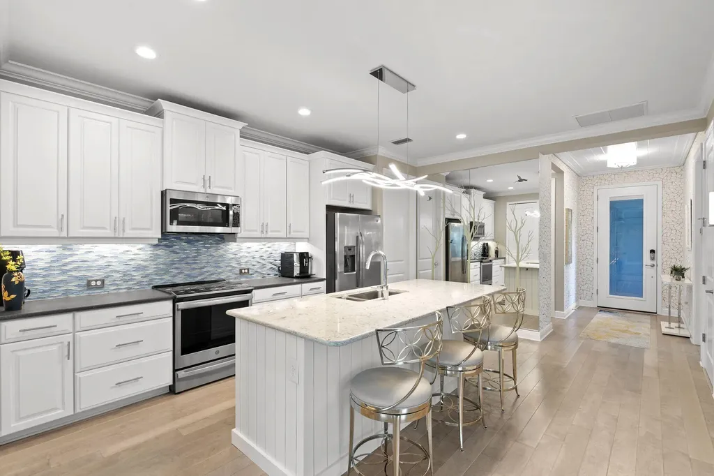 2259 Marquesa Circle Naples FL 34112