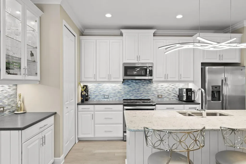 2259 Marquesa Circle Naples FL 34112