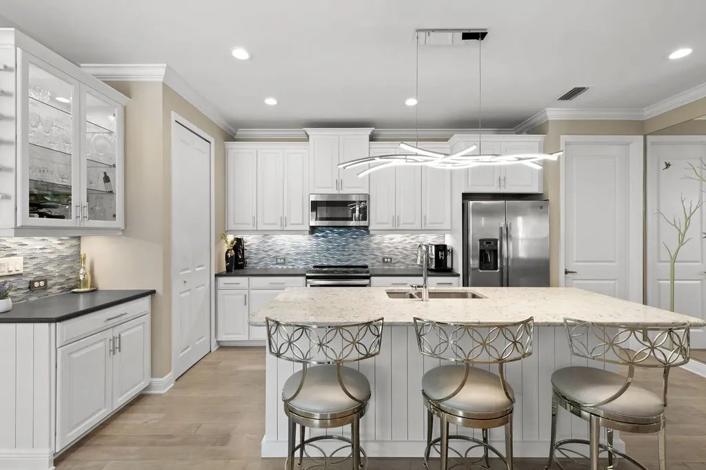 2259 Marquesa Circle Naples FL 34112