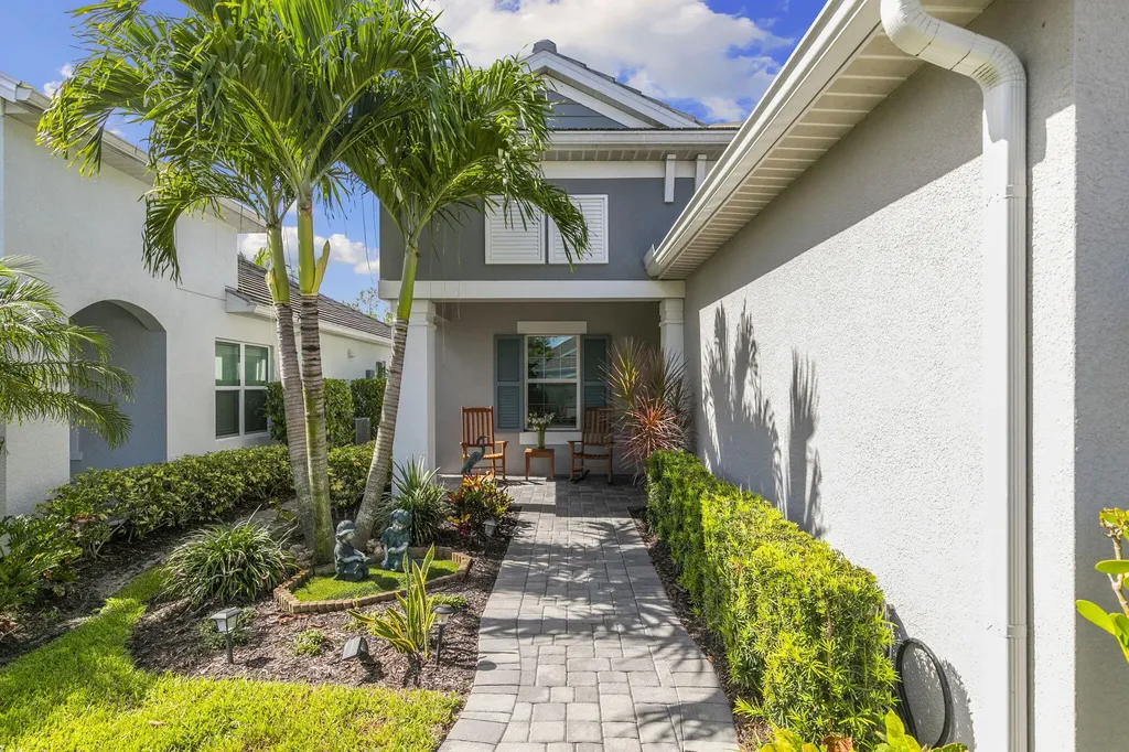 2259 Marquesa Circle Naples FL 34112