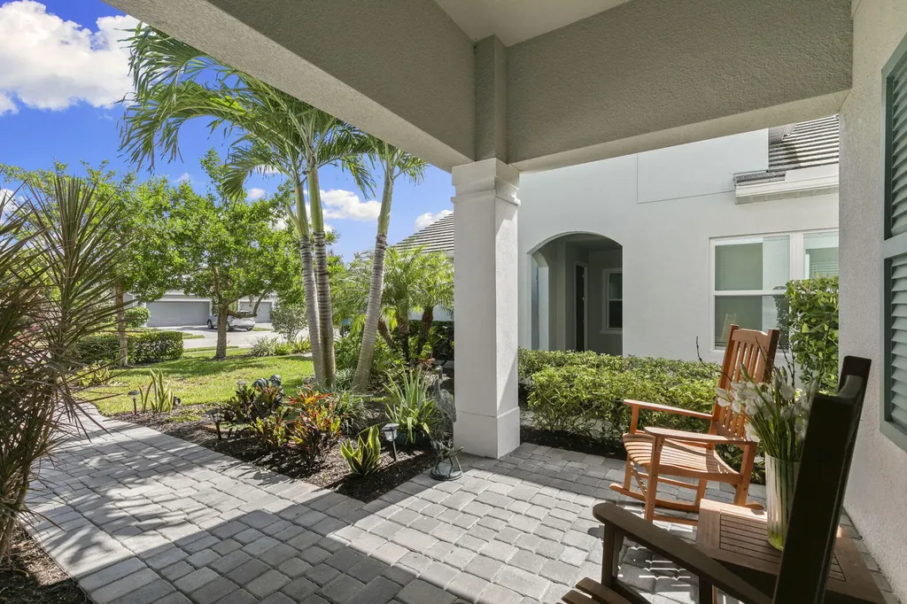 2259 Marquesa Circle Naples FL 34112