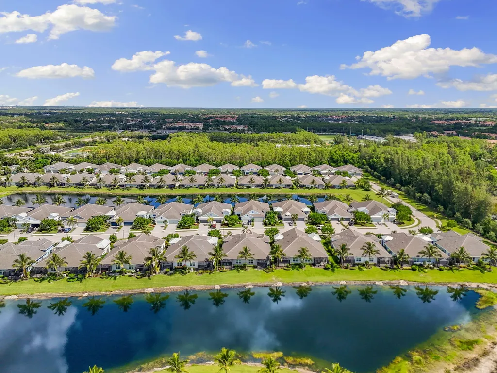 2259 Marquesa Circle Naples FL 34112