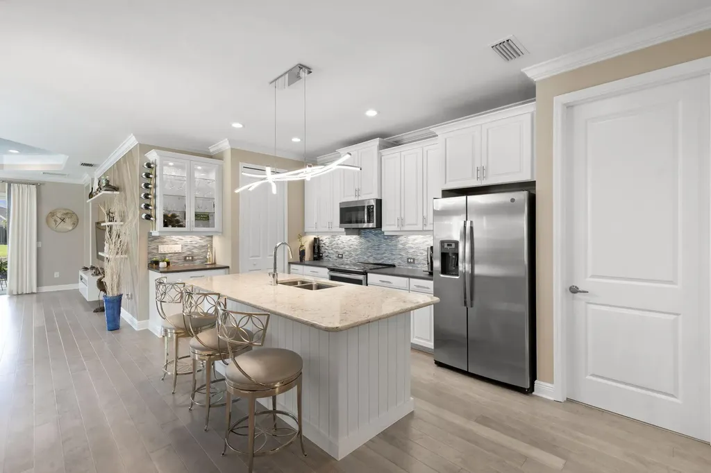 2259 Marquesa Circle Naples FL 34112