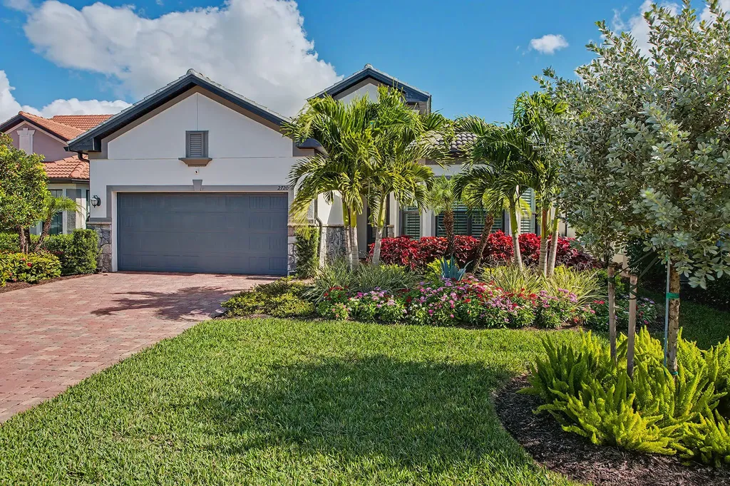 2720 Amaranda Court Naples FL 34114