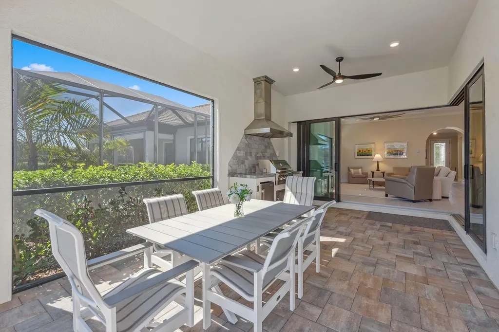 2720 Amaranda Court Naples FL 34114