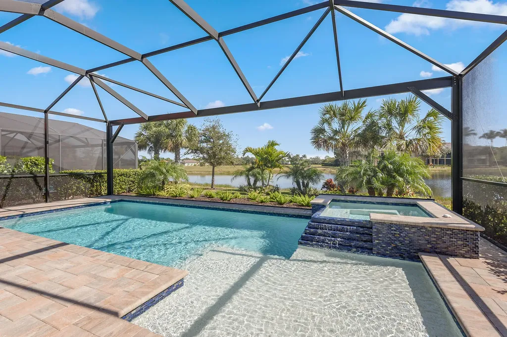 2720 Amaranda Court Naples FL 34114