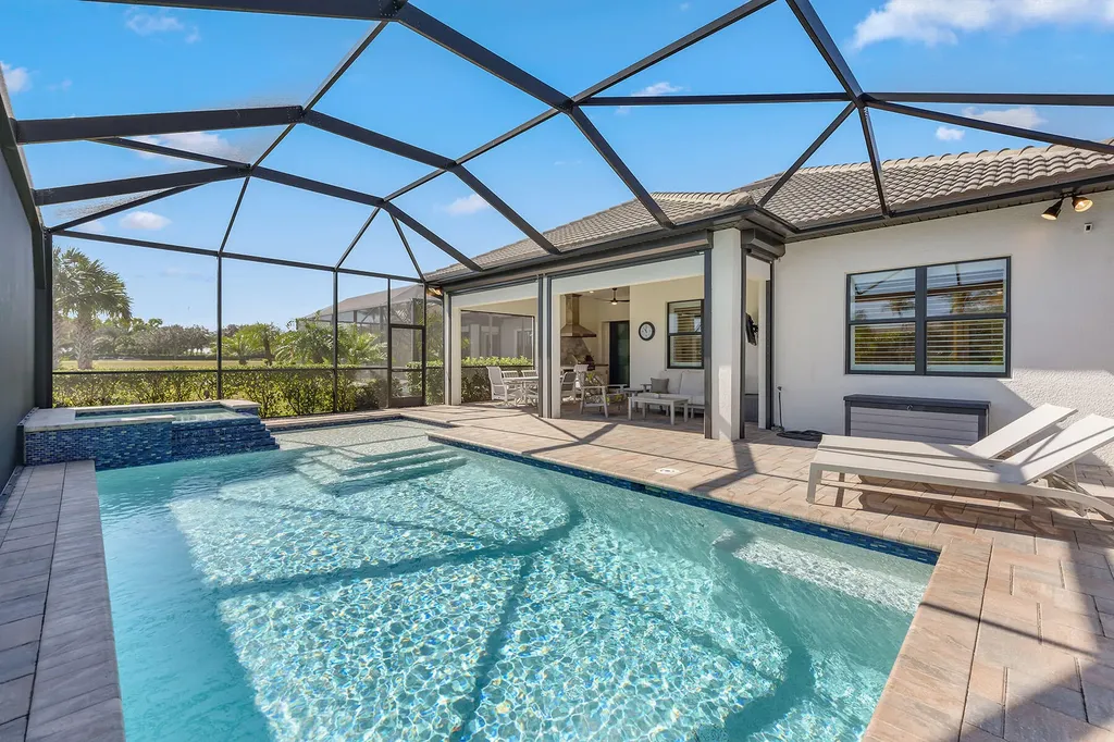 2720 Amaranda Court Naples FL 34114