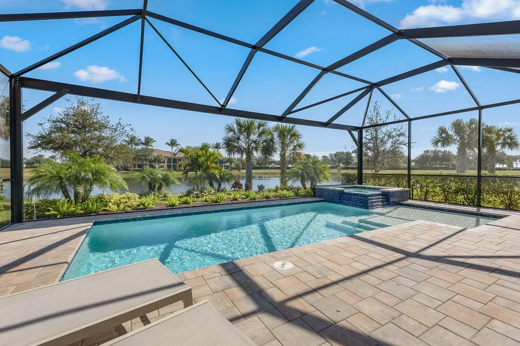 2720 Amaranda Court Naples FL 34114