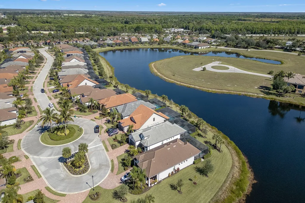 2720 Amaranda Court Naples FL 34114