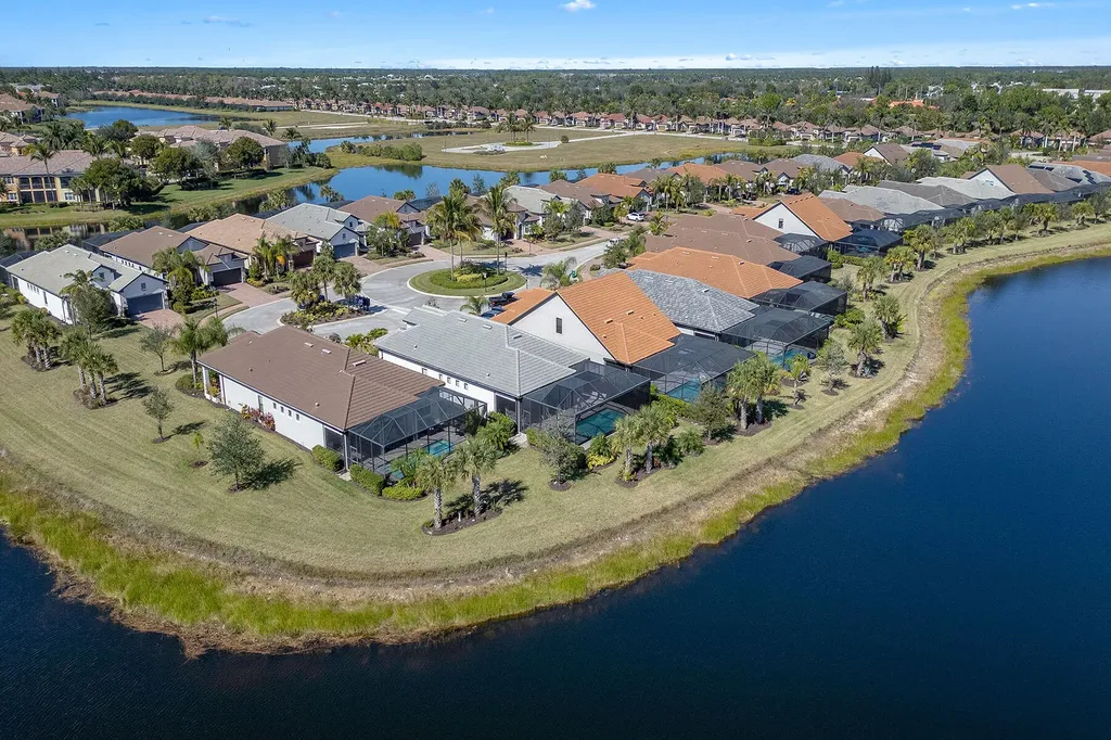 2720 Amaranda Court Naples FL 34114