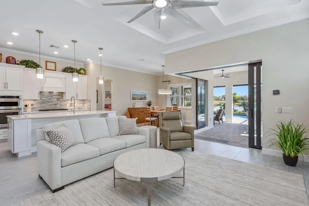 2720 Amaranda Court Naples FL 34114