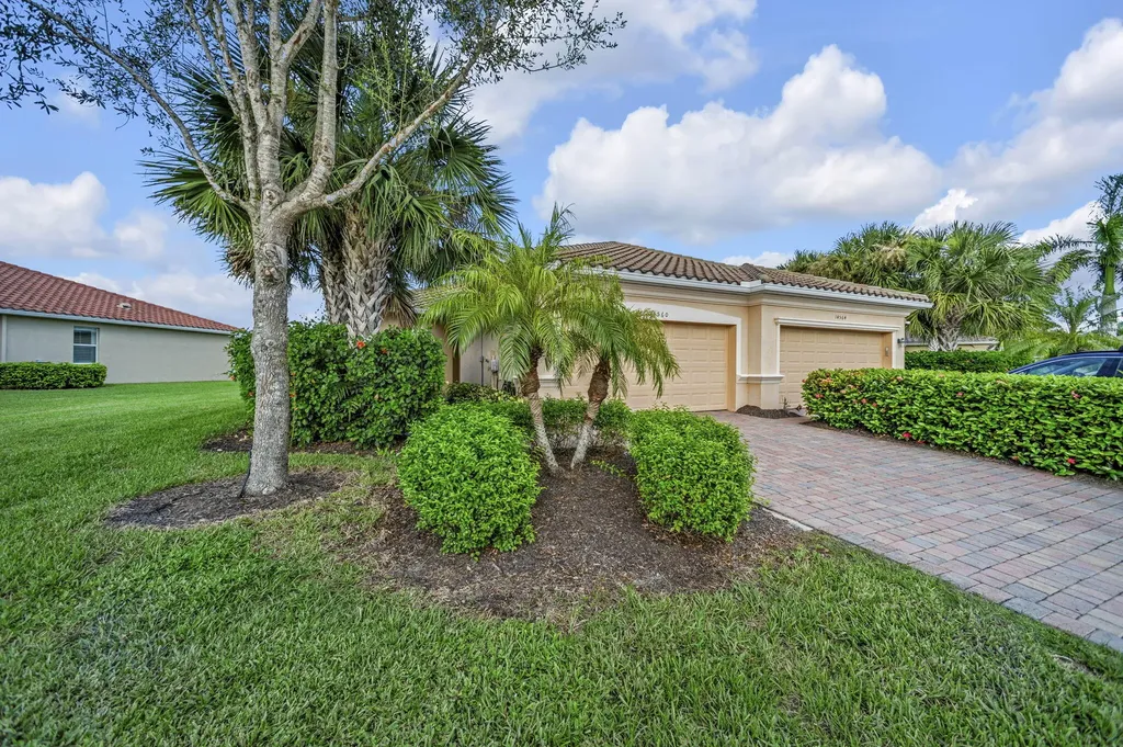 14560 Grapevine Drive Naples FL 34114