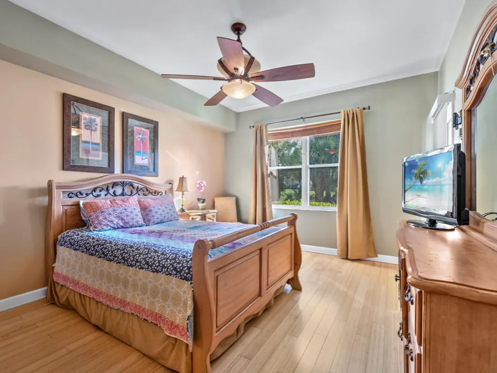 1336 Mainsail Naples FL 34114