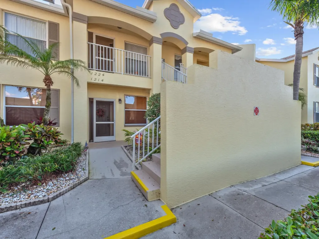 1336 Mainsail Naples FL 34114