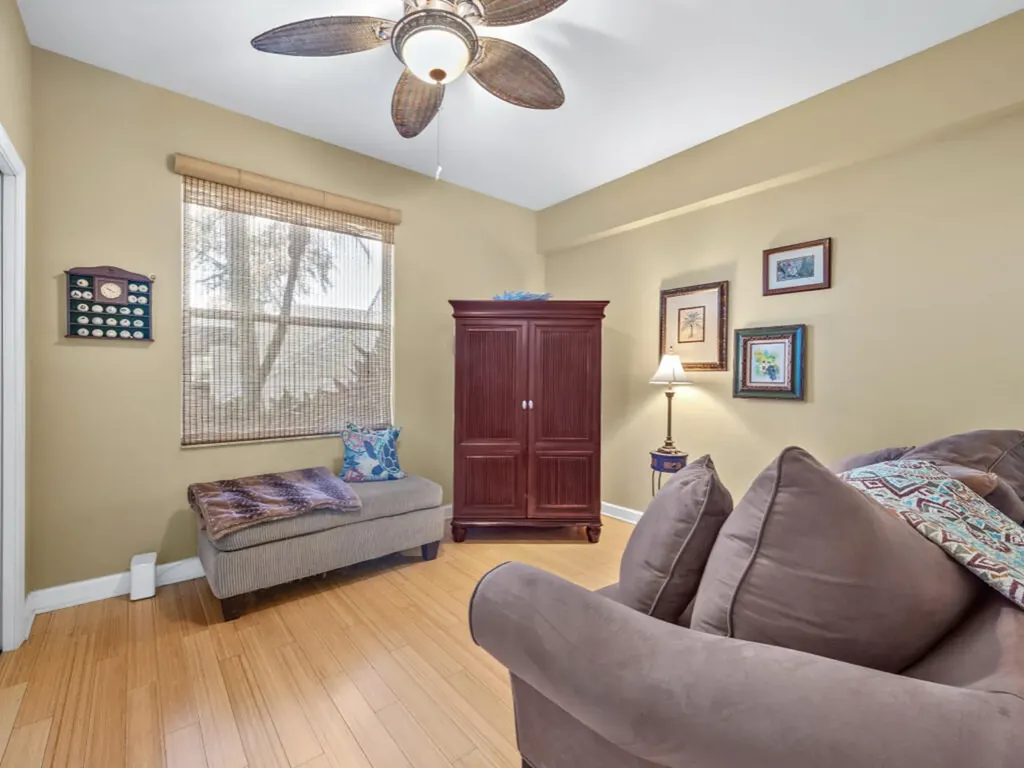 1336 Mainsail Naples FL 34114