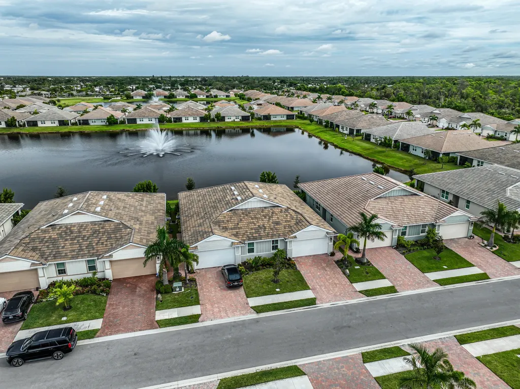 846 Enbrook Naples FL 34114