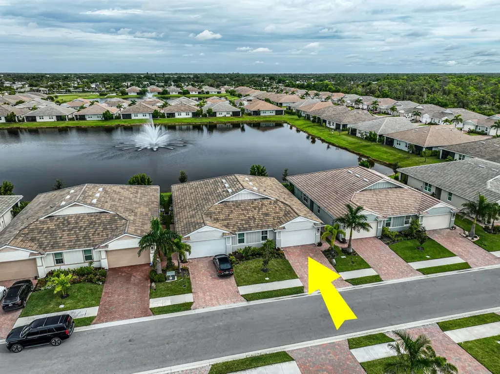 846 Enbrook Naples FL 34114