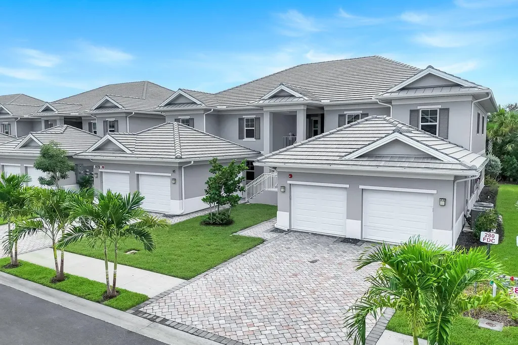 280 Indies Drive E Naples FL 34114