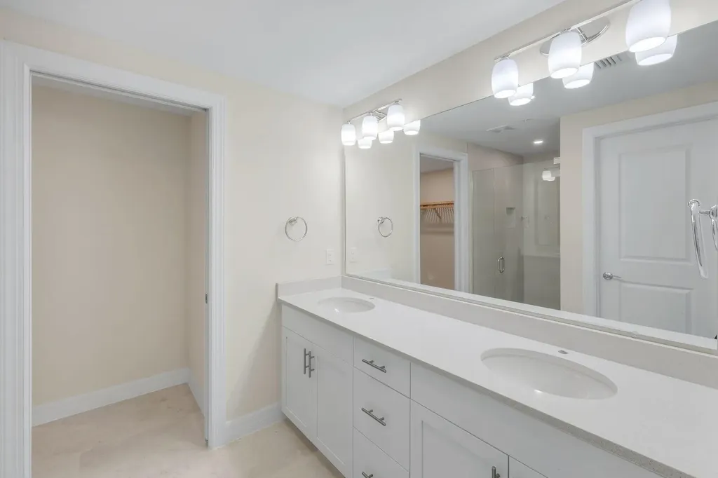 280 Indies Drive E Naples FL 34114