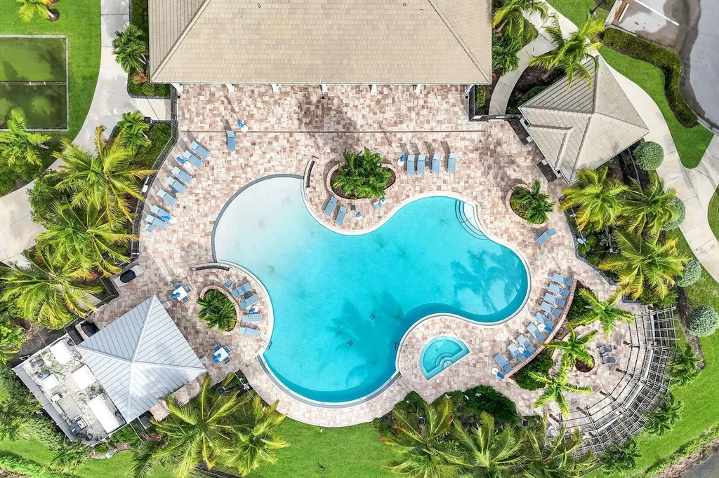 280 Indies Drive E Naples FL 34114