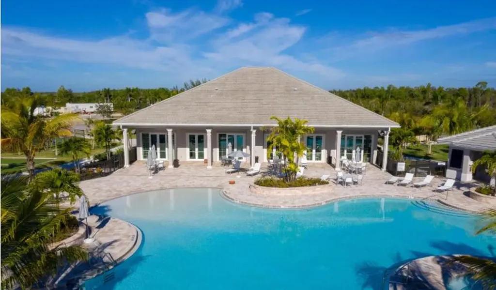 286 Indies Drive E Naples FL 34114