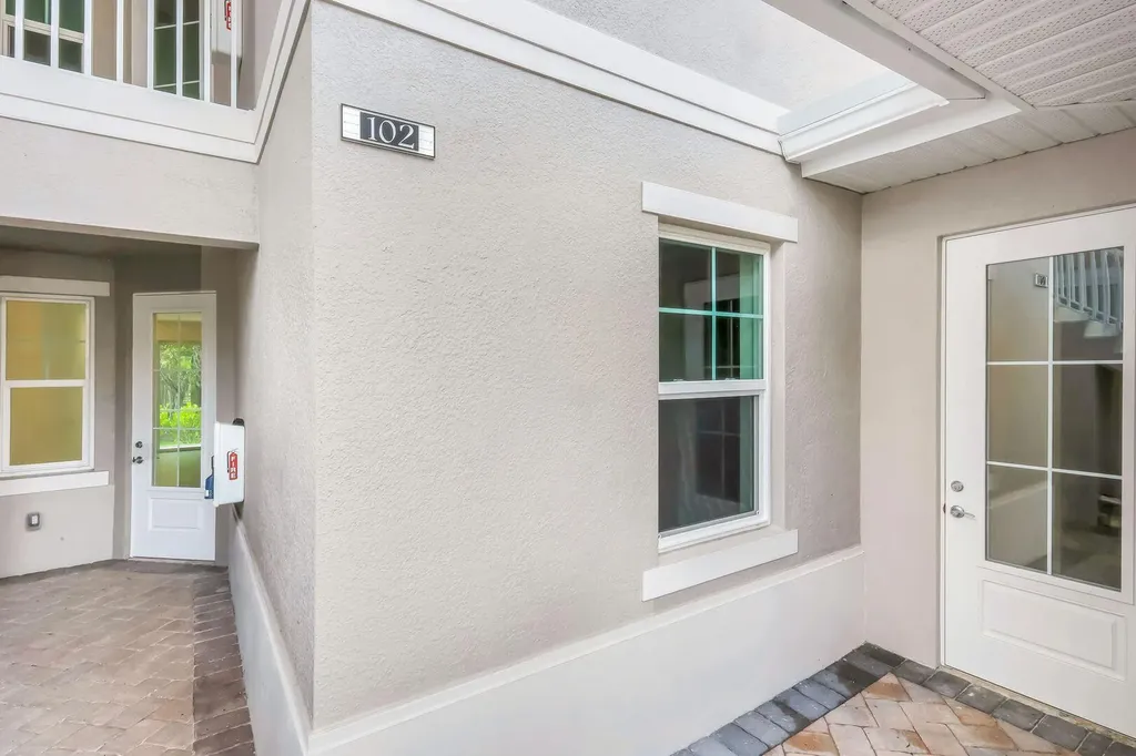 286 Indies Drive E Naples FL 34114