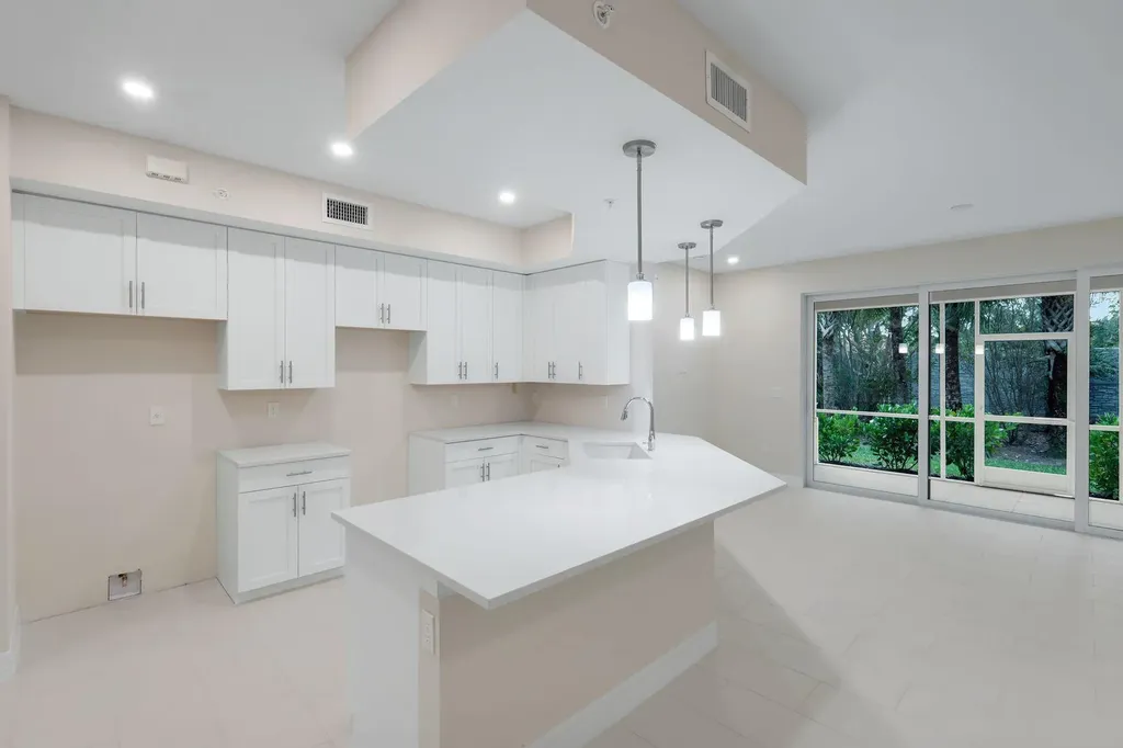 286 Indies Drive E Naples FL 34114