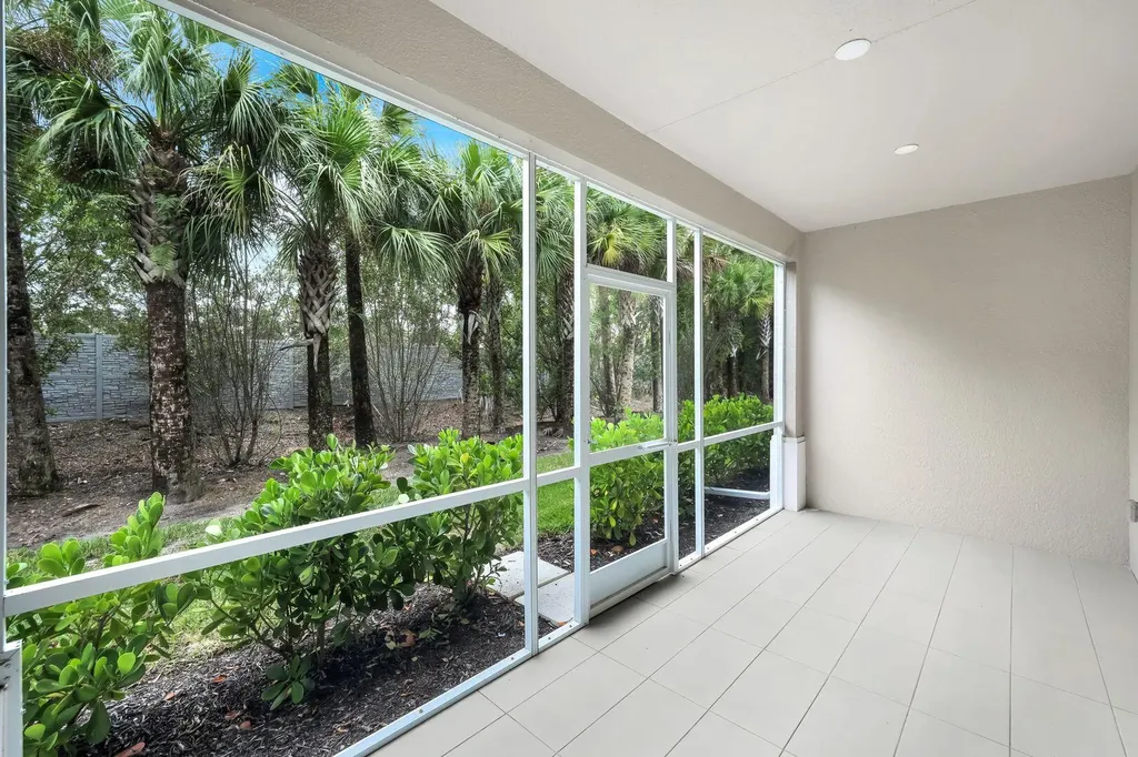 286 Indies Drive E Naples FL 34114