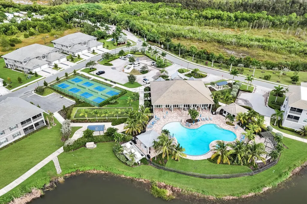 286 Indies Drive E Naples FL 34114