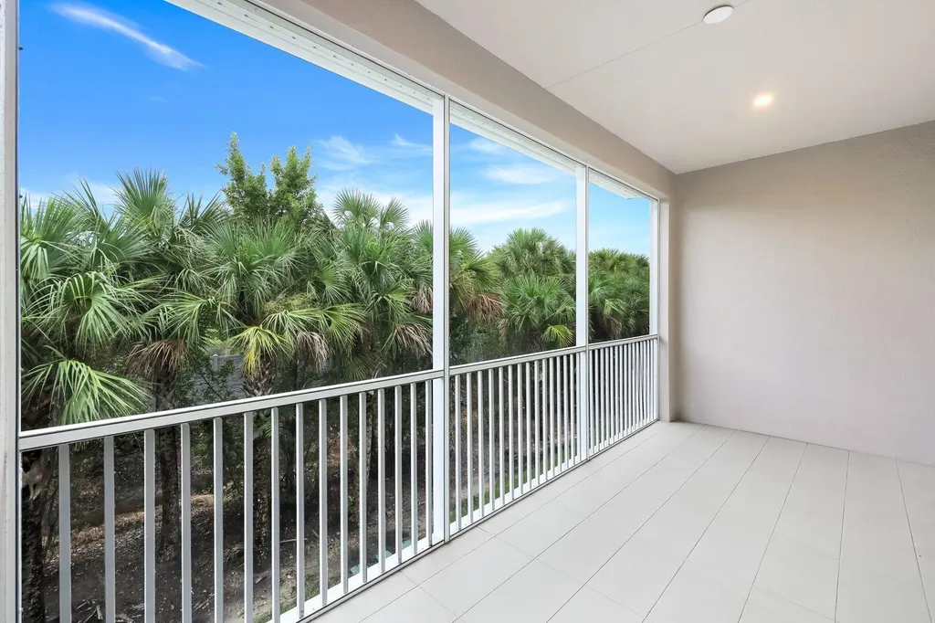 286 Indies Drive E Naples FL 34114