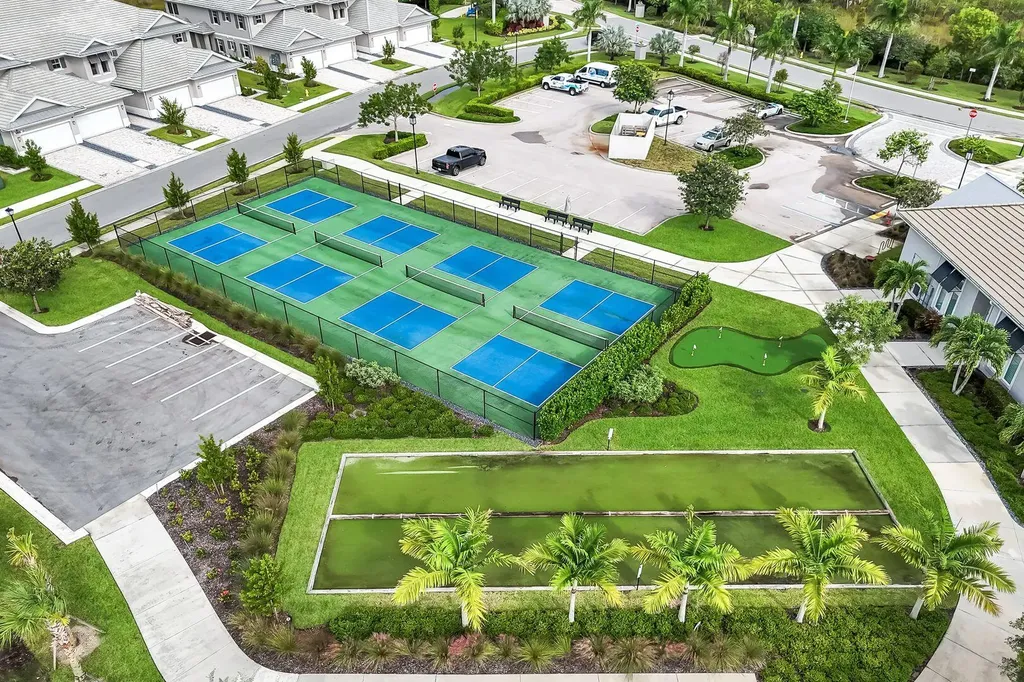 286 Indies Drive E Naples FL 34114