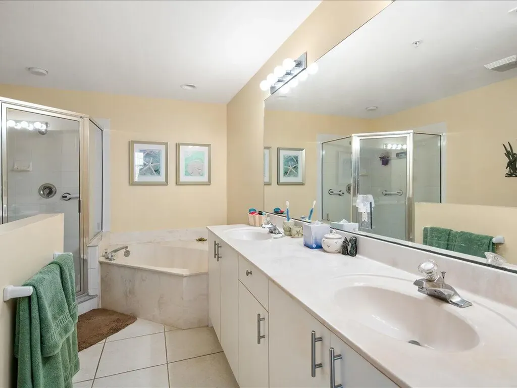 269 Vintage Bay Marco Island FL 34145